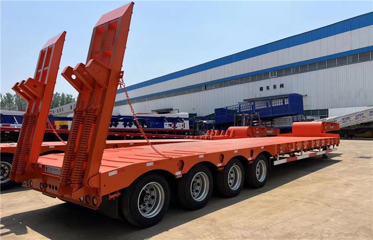 80 Ton Lowbed Trailer and Tri Axle Trailer for Sale In Zimbabwe