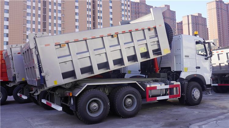 Sinotruk Howo A7 6x4 Dump Truck for Sale In Ghana