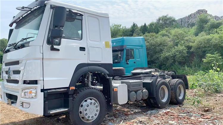 Howo 371hp 8x4 Dump Truck and Truck Tractor for Sale in Zimbabwe