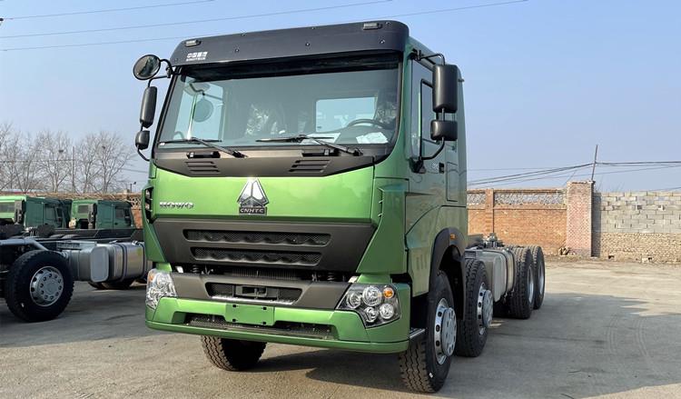 Sinotruk Howo 380 hp 8x4 12 Wheeler Cargo Truck Chassis for Sale