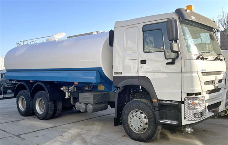 Howo Water Tank Truck | 6x4 Water Sprinkler Tanker Truck for Sale In Nigeria