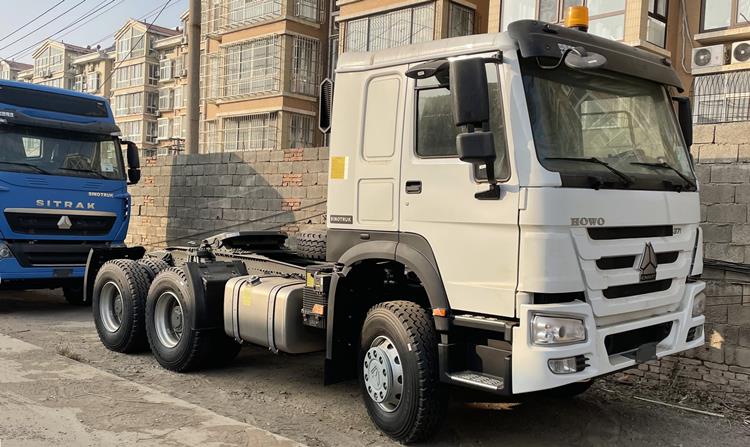 Sinotruk Howo 371HP Truck Tractor Head for Sale with Low Price
