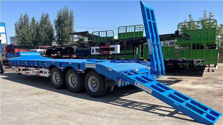 Low Bed Trailer 80 Tons for Sale Transport to Excavator