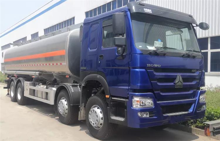 Slightly Used Howo Fuel Tanker Truck 8x4 for Sale In Nigeria