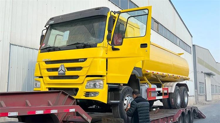 2nd Hand Trucks 15000L Howo Oil Tanker Truck | Howo Sinotruk 2021