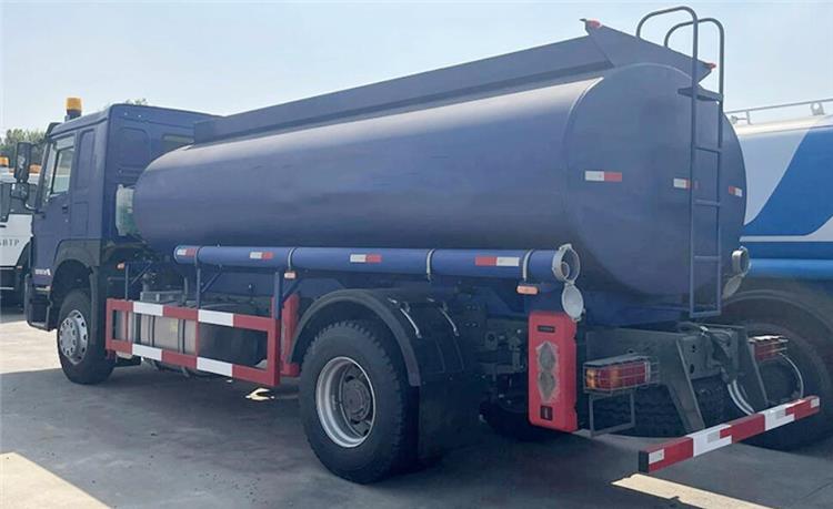 Chinese Used Tanker Trucks Price | Howo 4x2 15000L Small Petrol Milk Truck for Sale