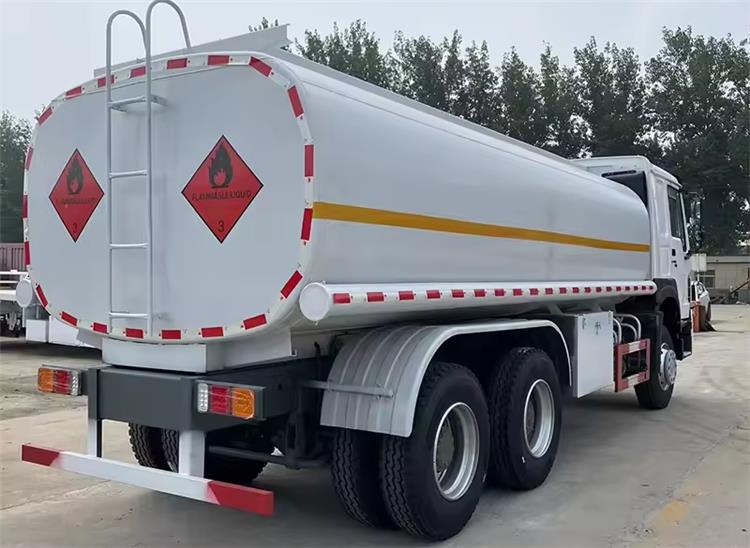 Complete Used Howo Truck Fuel Tanker for Sale