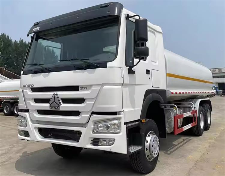 Complete Used Howo Truck Fuel Tanker for Sale