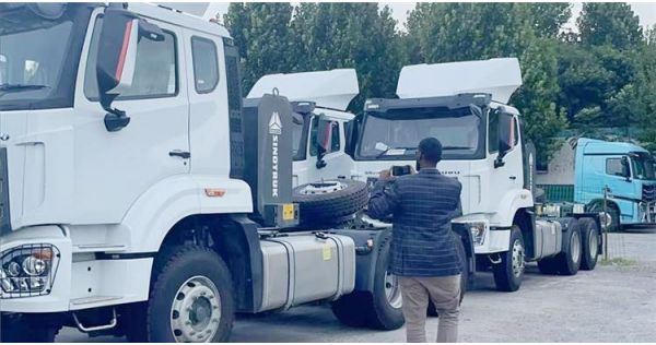 Nigeria Customer Visits TITAN Factory to Purchase Howo NX 430 Truck Tractor