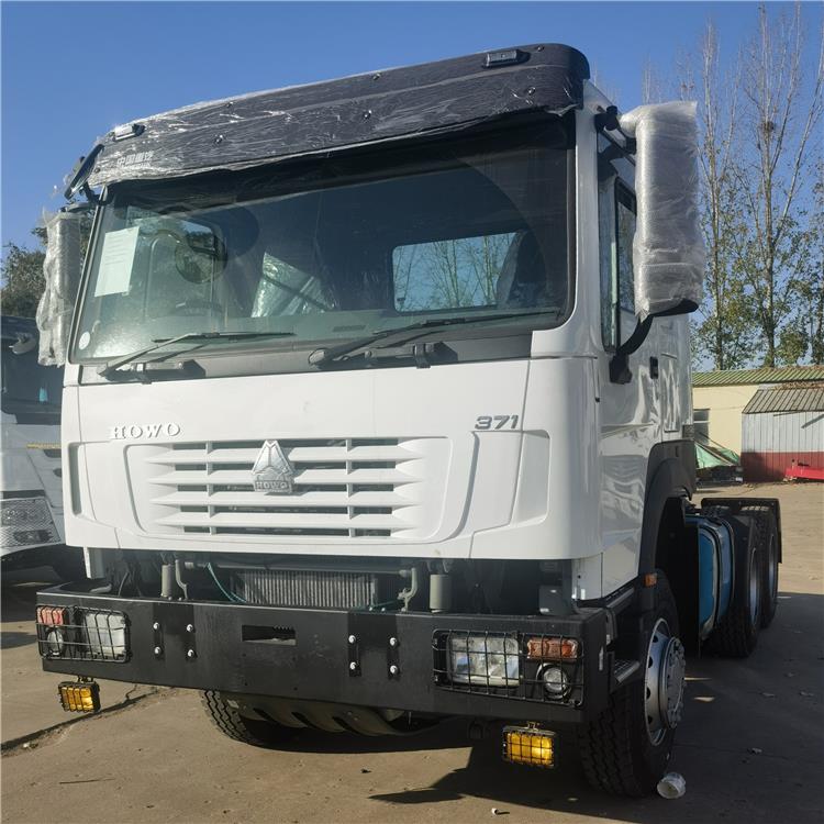 Used Howo CNG Truck Tractor Head 371
